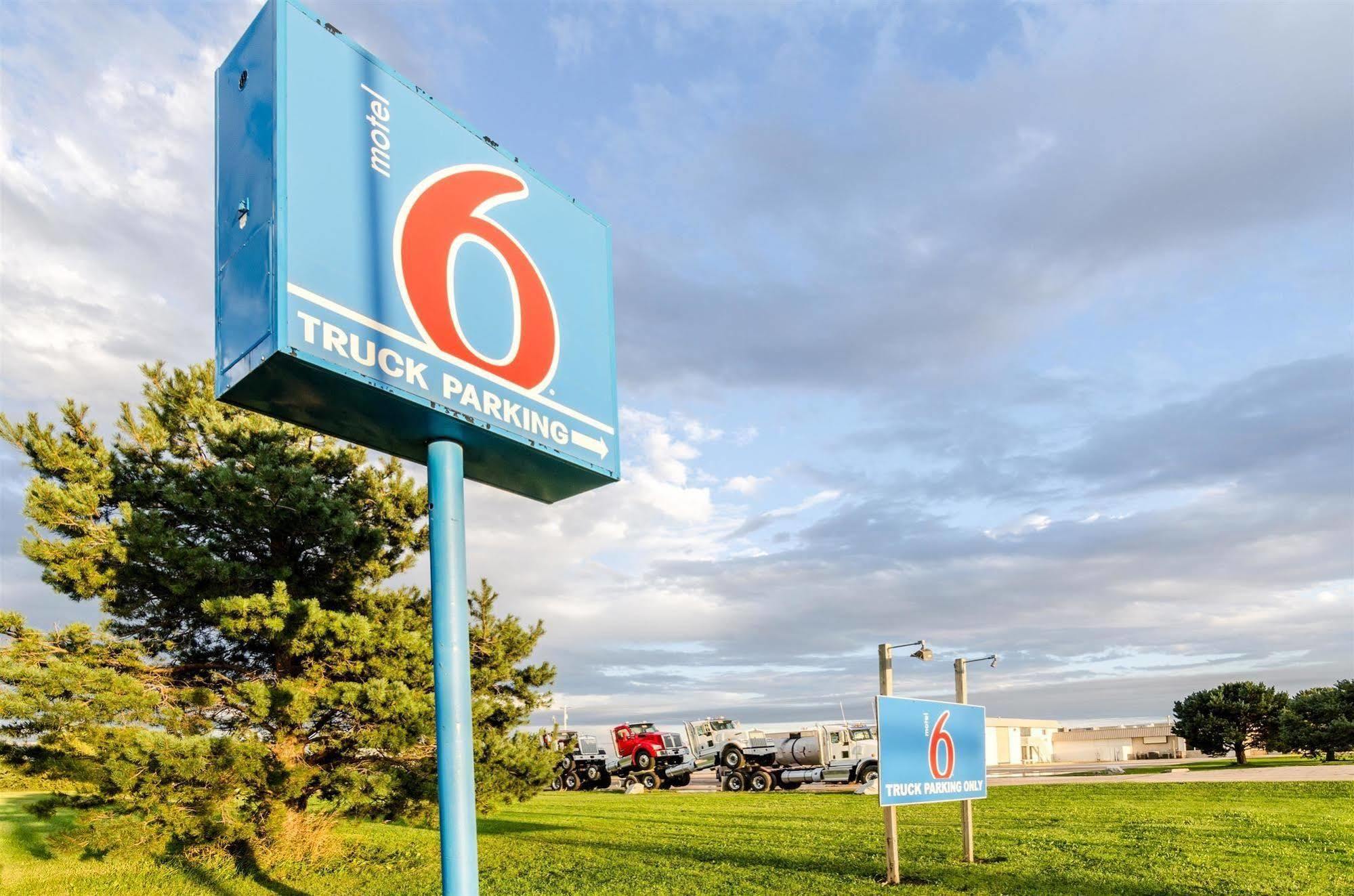 Motel 6-York, Ne Eksteriør bilde