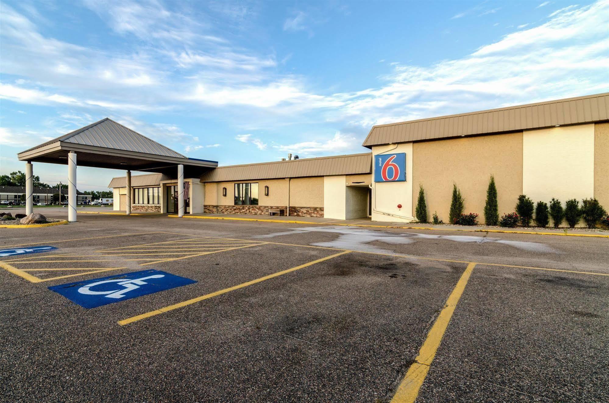 Motel 6-York, Ne Eksteriør bilde
